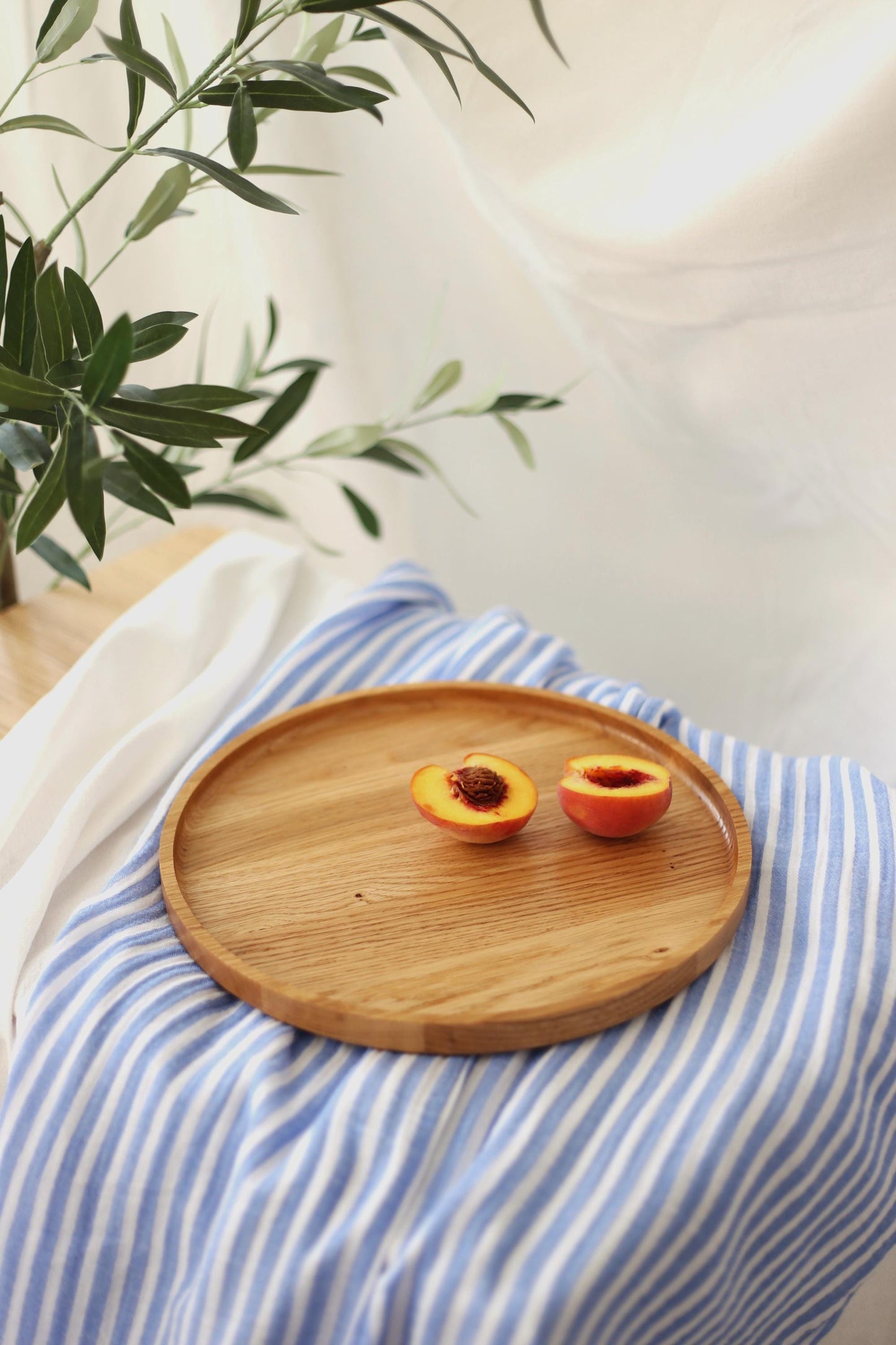 Round Oak Wooden Trays – Serving Boards in Three Sizes