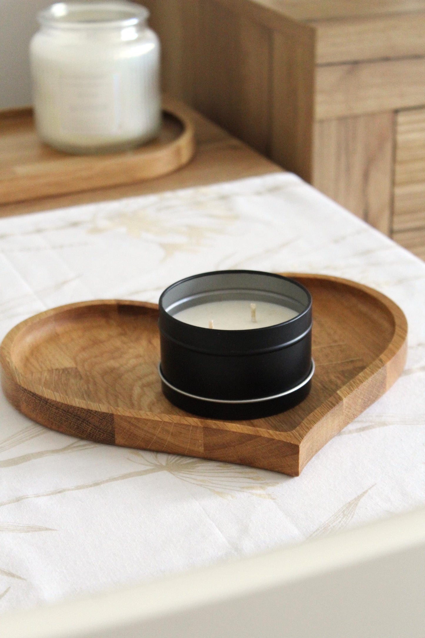 Heart-Shaped Oak Wood Tray: Minimalist Decorative Catchall