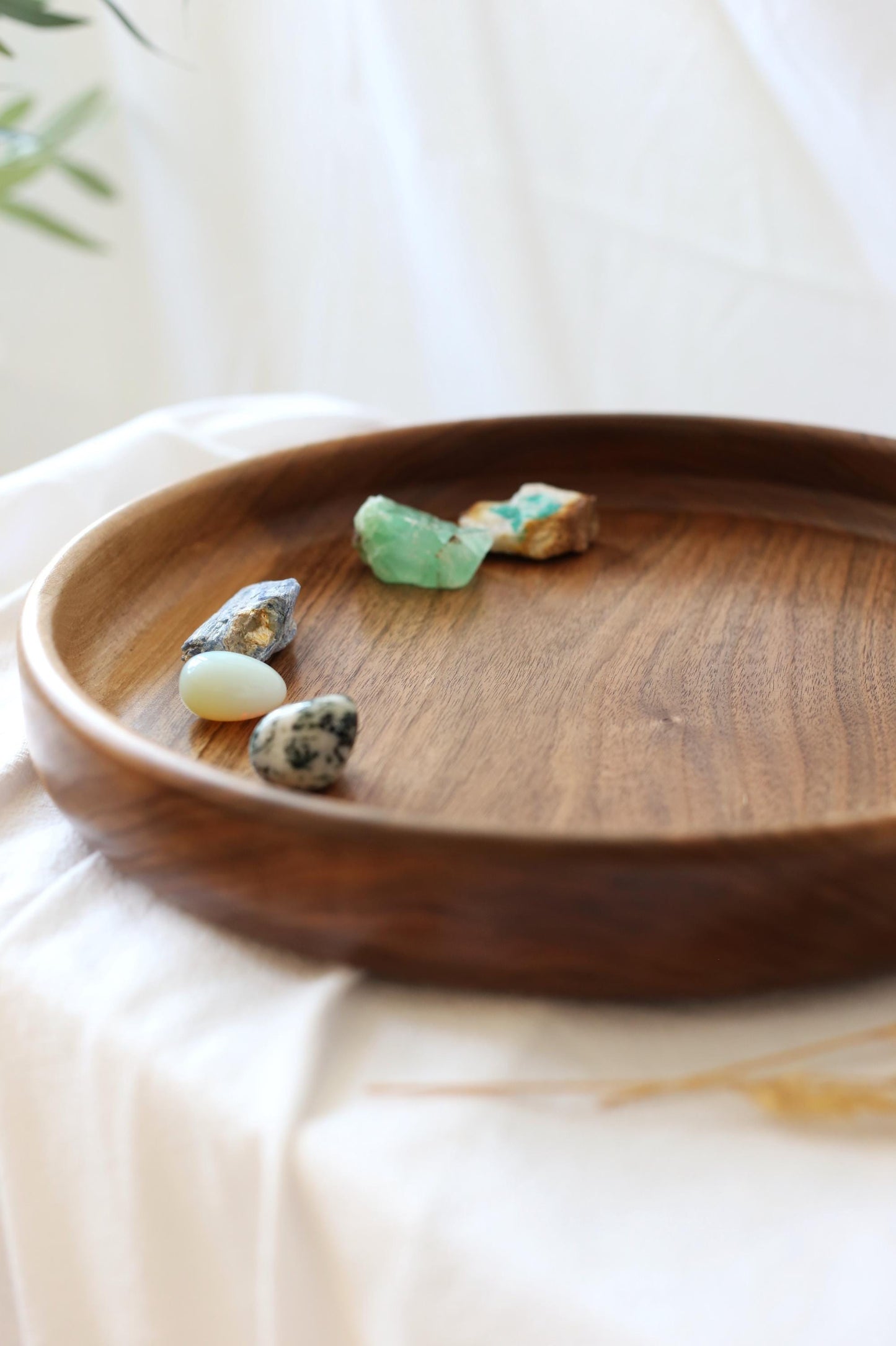Large Walnut Wooden Bowl – Handmade Round Bowl (35.5 cm Diameter)