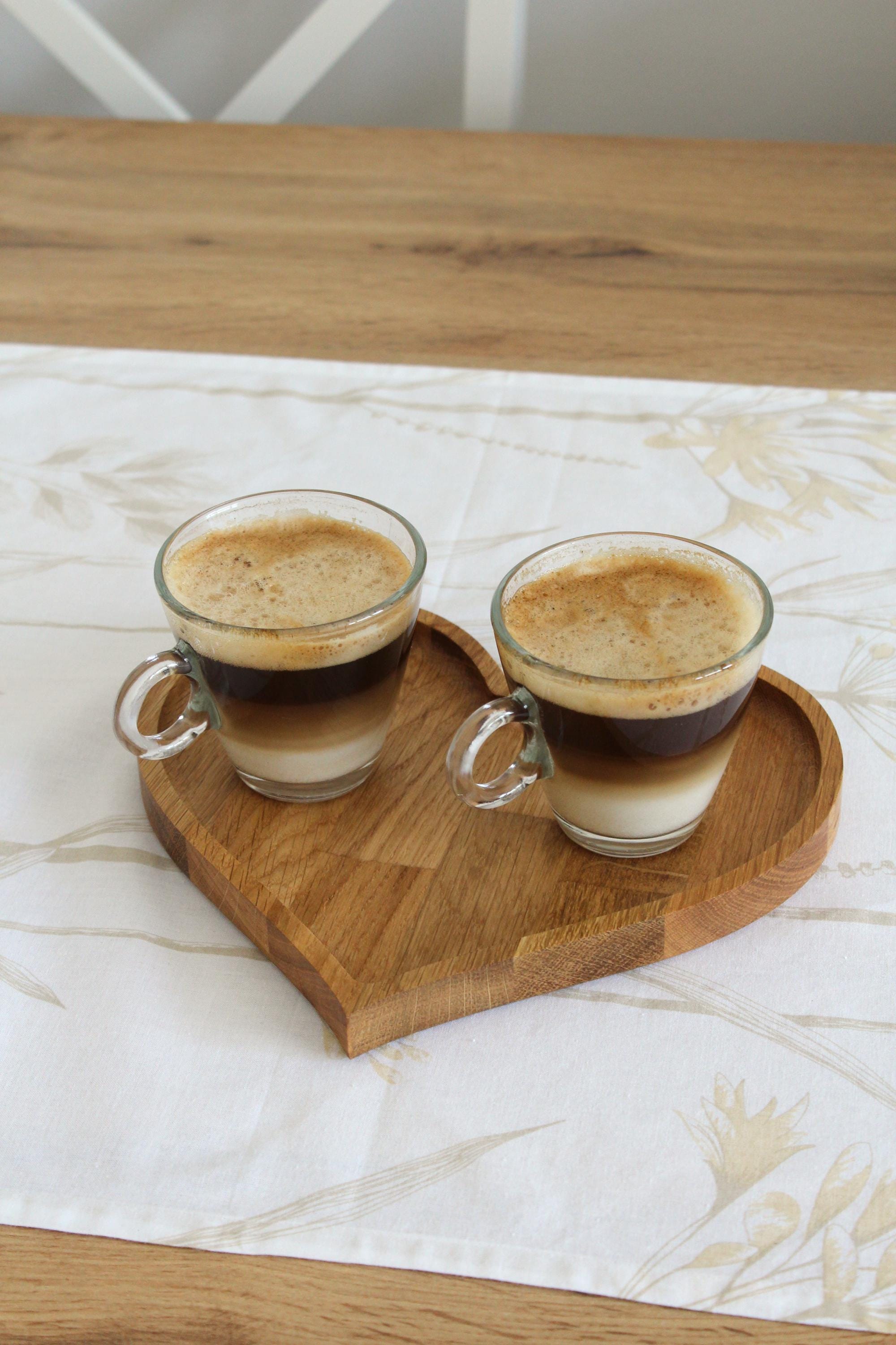 Heart-Shaped Oak Wood Tray: Minimalist Decorative Catchall
