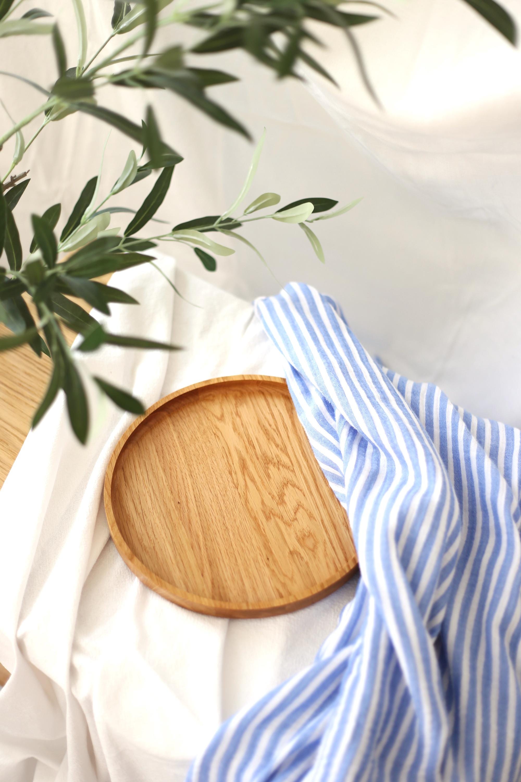 Round Oak Wooden Trays – Serving Boards in Three Sizes