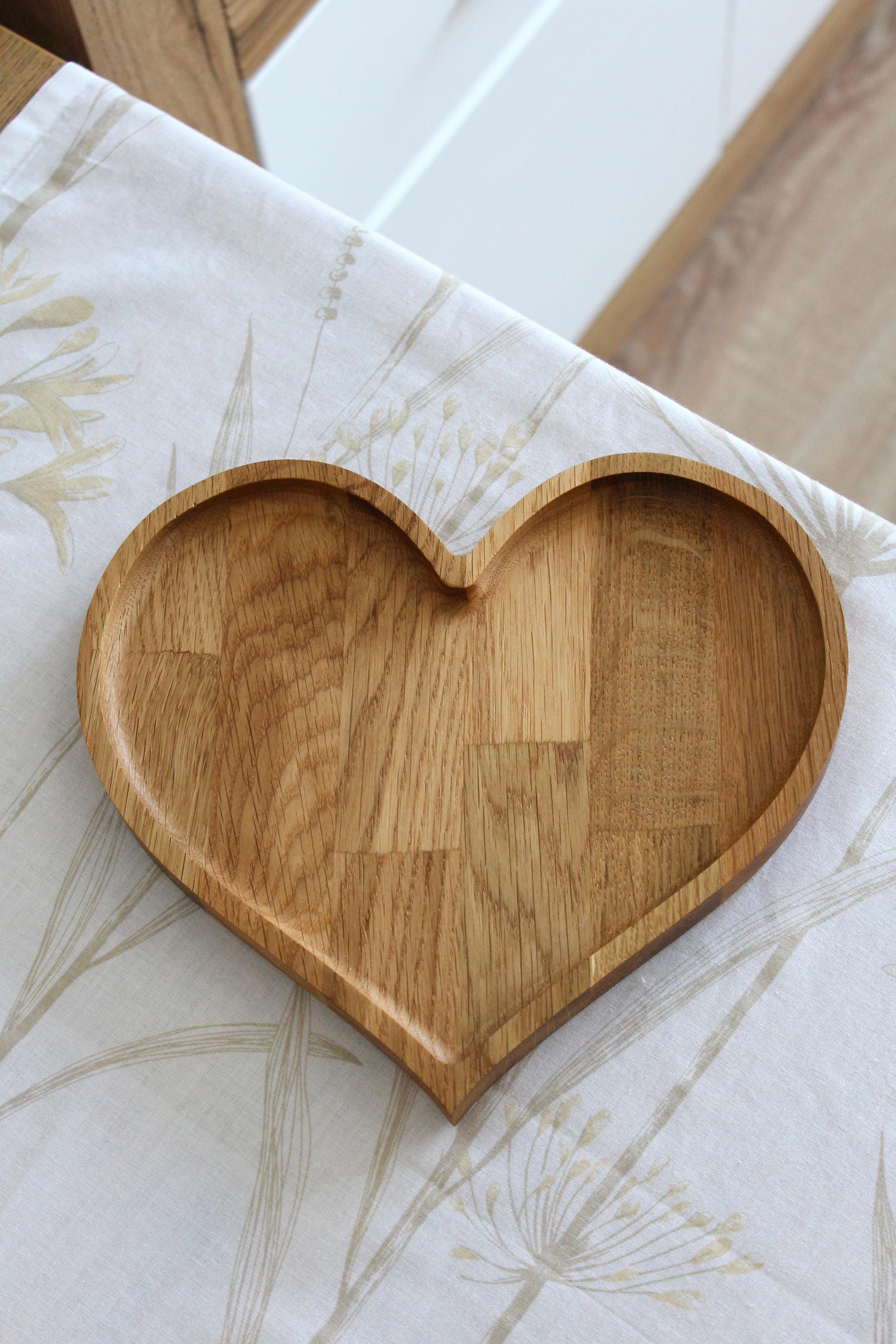 Heart-Shaped Oak Wood Tray: Minimalist Decorative Catchall