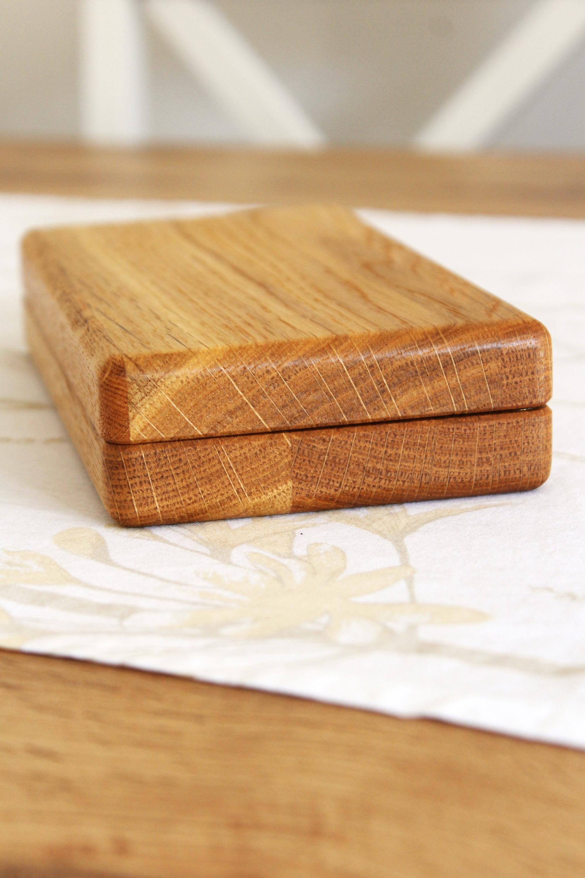 Handmade Oak Jewelry Box | Magnetic Wooden Keepsake Box | Minimalist Gift for Her | Jewelry Organizer 20x10x4cm