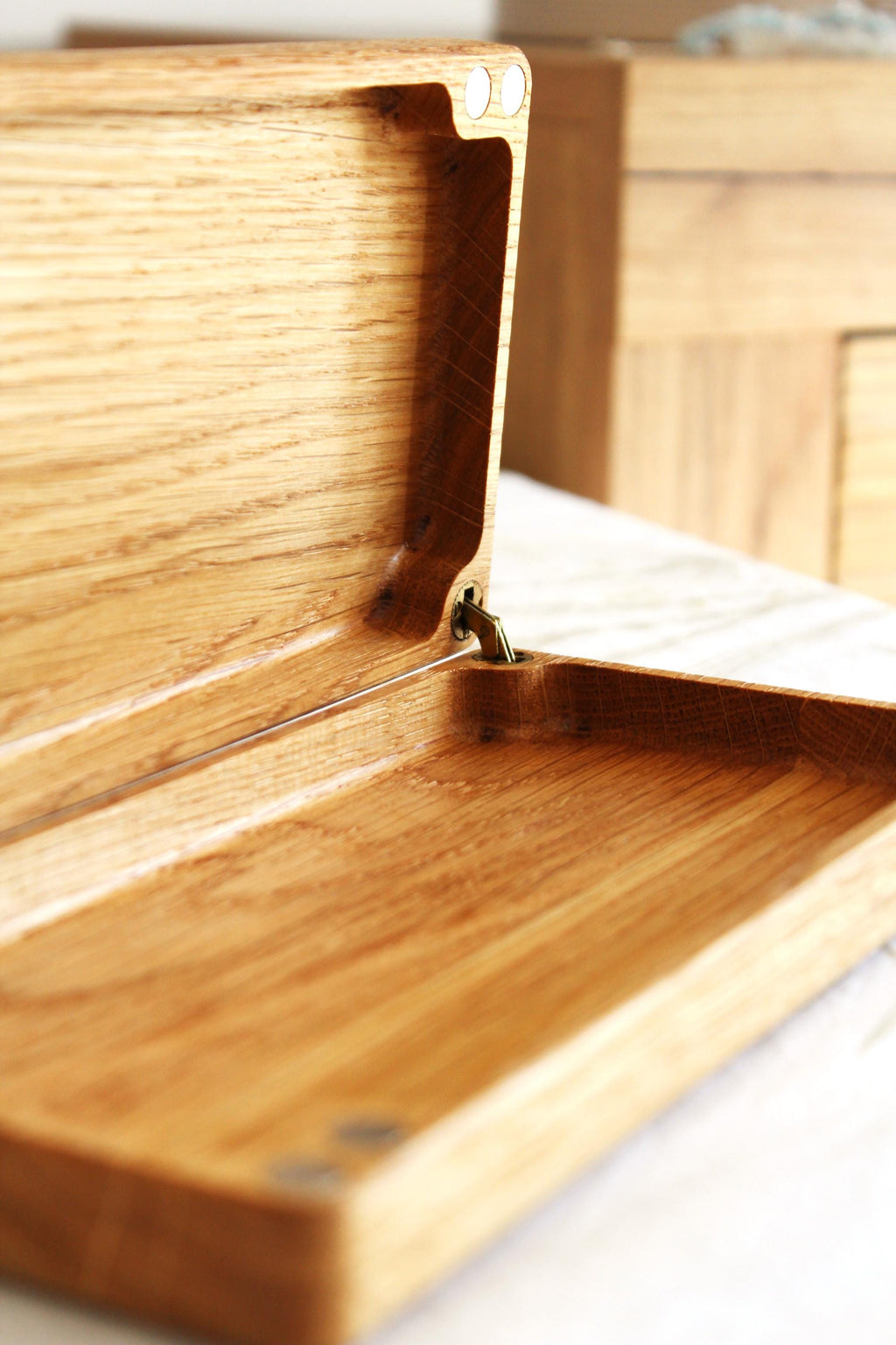 Handmade Oak Jewelry Box | Magnetic Wooden Keepsake Box | Minimalist Gift for Her | Jewelry Organizer 20x10x4cm