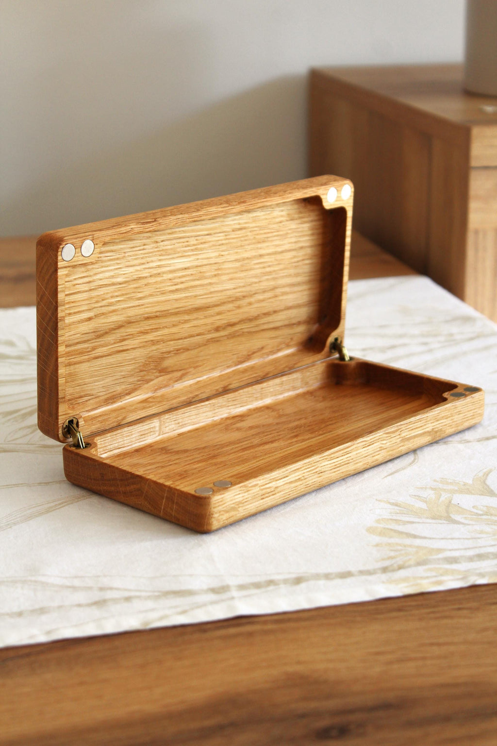 Handmade Oak Jewelry Box | Magnetic Wooden Keepsake Box | Minimalist Gift for Her | Jewelry Organizer 20x10x4cm