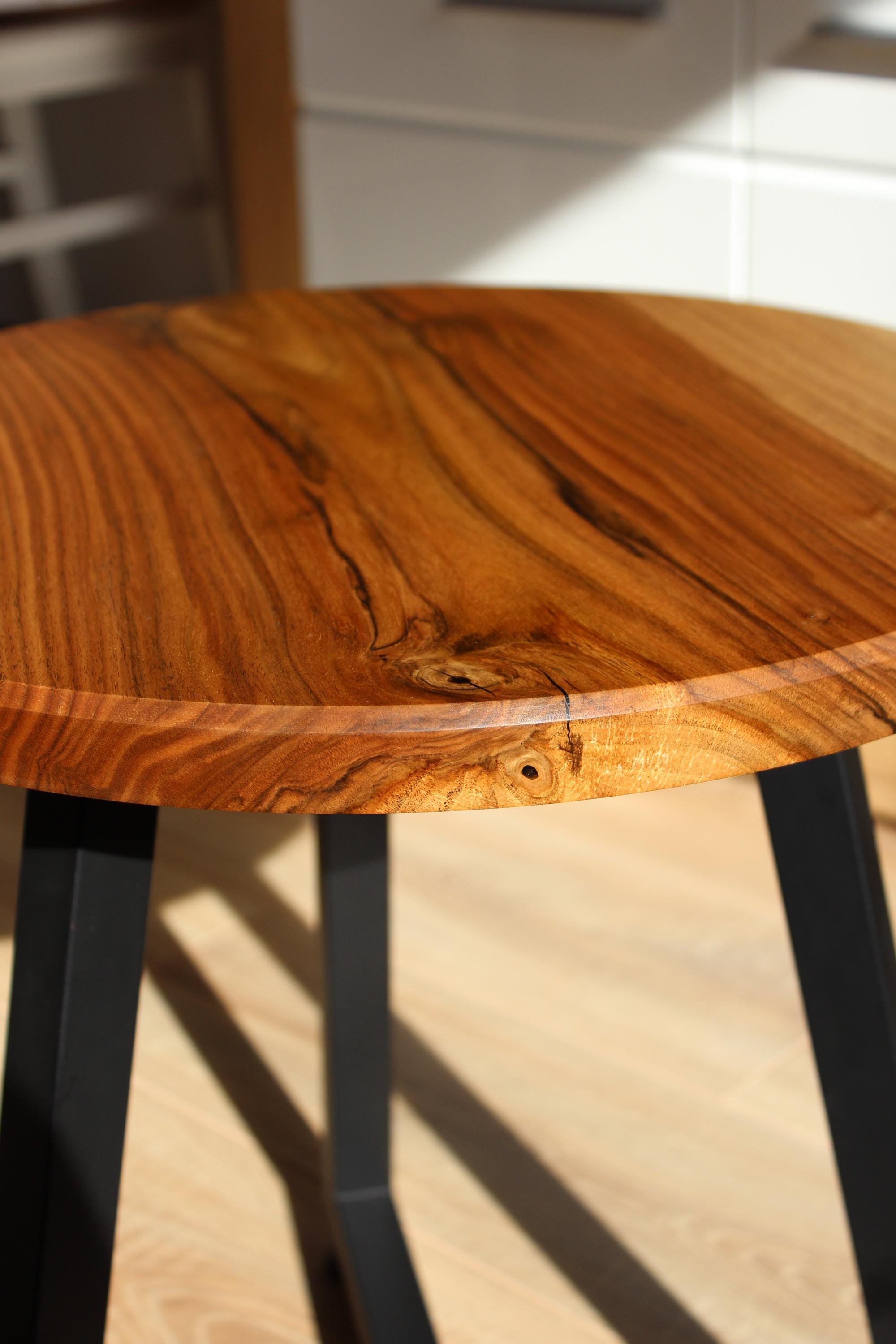 Handmade Round Walnut Coffee Table 46.5 cm (18.3 in) | Modern Wooden and Metal Side Table | Natural Walnut Living Room Table