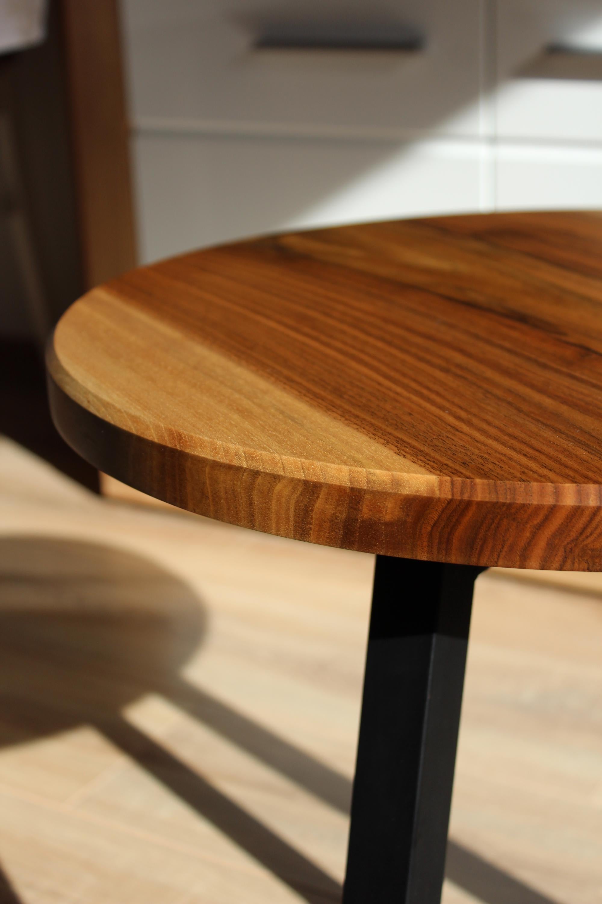 Handmade Round Walnut Coffee Table 46.5 cm (18.3 in) | Modern Wooden and Metal Side Table | Natural Walnut Living Room Table